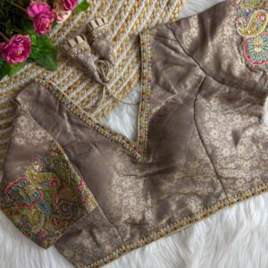 Elegant Heavy V-Neck Bridal Blouse – Designer Wedding Wear for Women